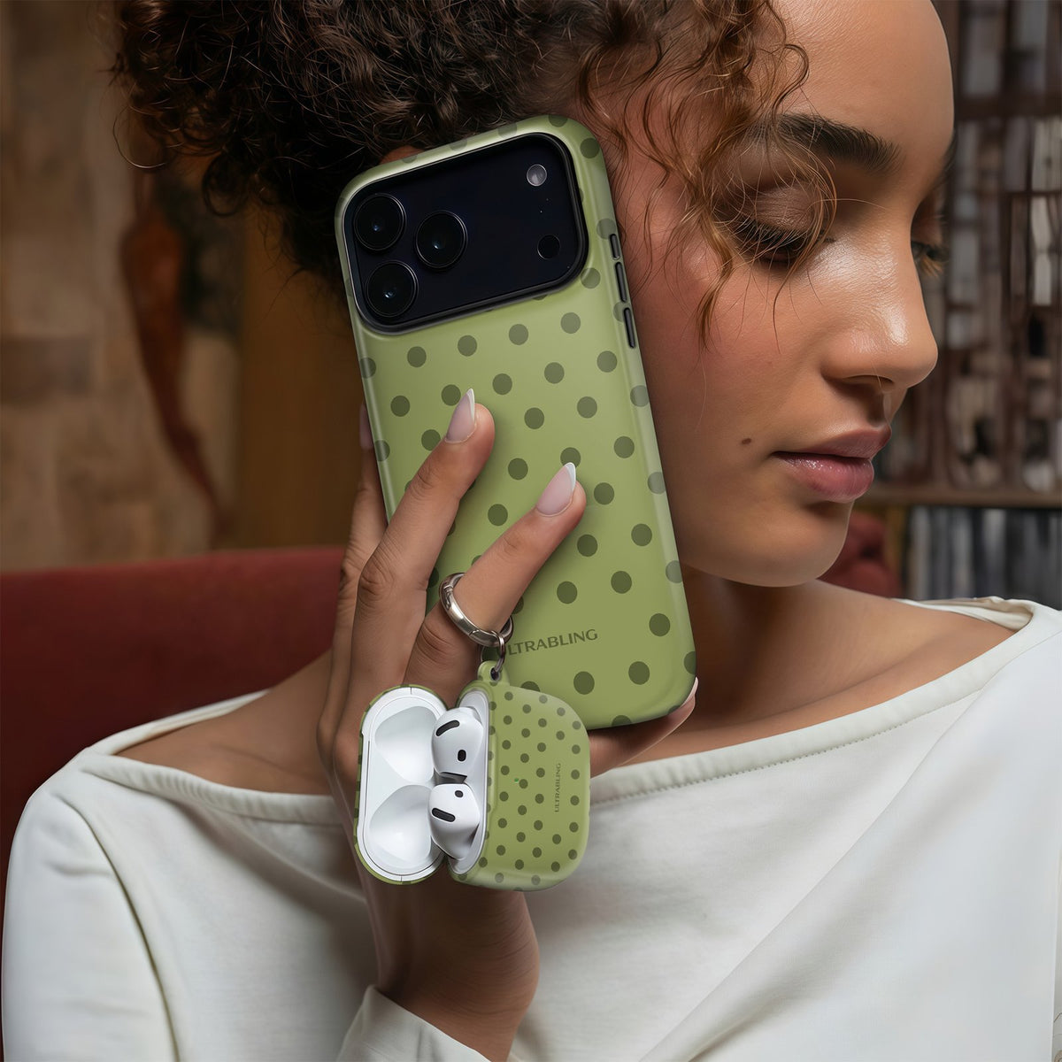 Moss Dots - AirPods Case