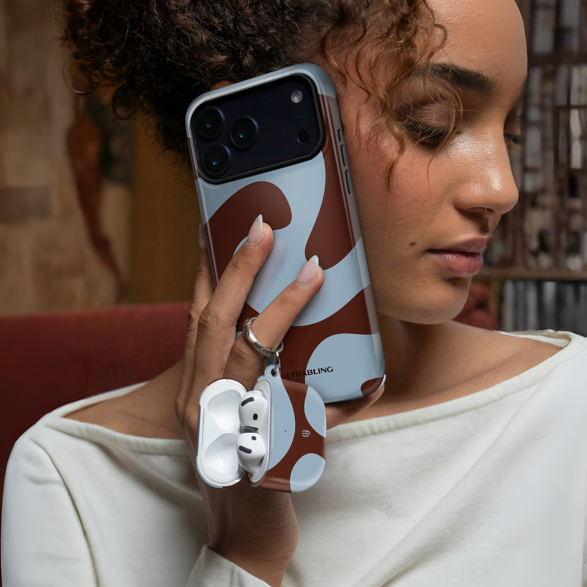 Retro Waves Ultrabling AirPods case detail view
